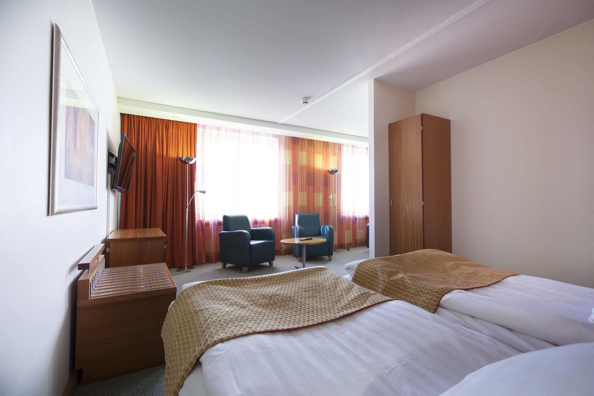Hotel Oscar Varkaus Buitenkant foto
